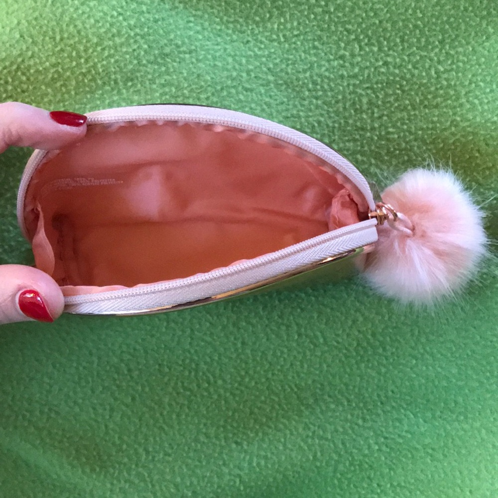 MAC Mini Pouch - Picture 2 of 3